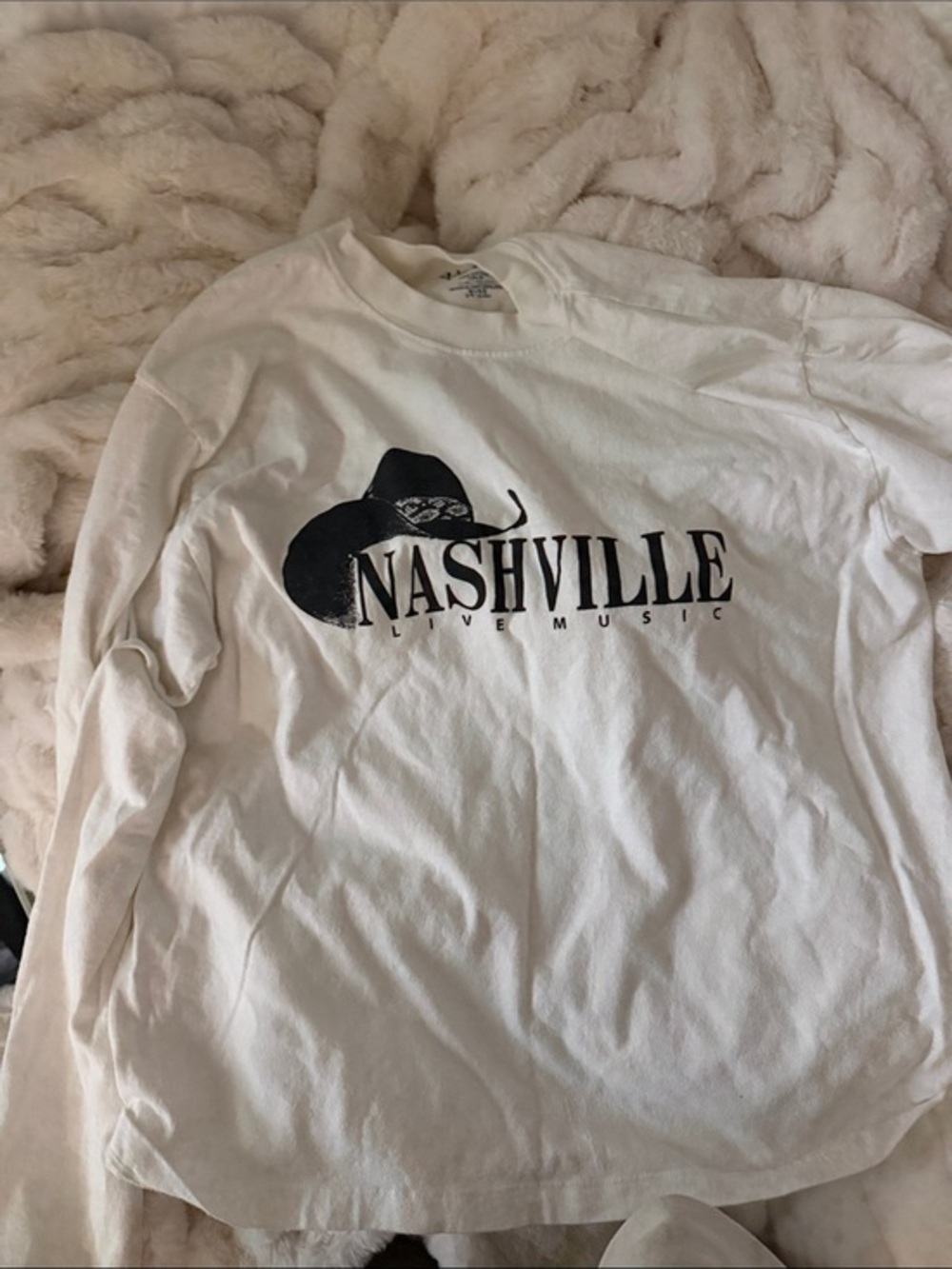 Brandy Melville White Nashville Ling Sleeve
